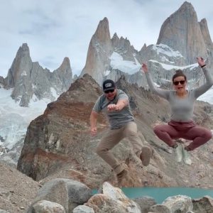 Tailored Argentina _ A stunning honeymoon photo of Taylor and Austin with the Mount Fitz Roy peaks in the background